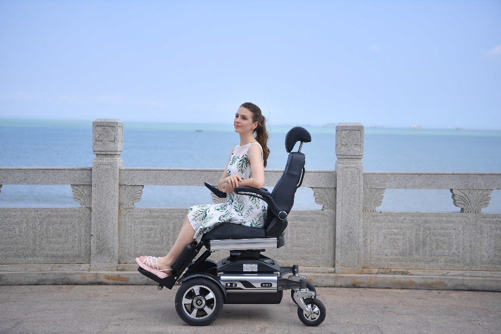 KS1系列智能康復(fù)型電動輪椅