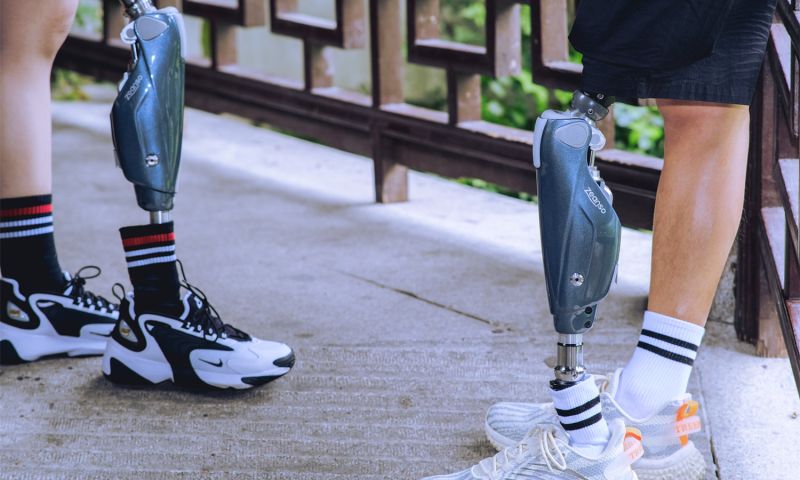 臻行科技智能膝關(guān)節(jié)假肢-臻行&middot;吉光-