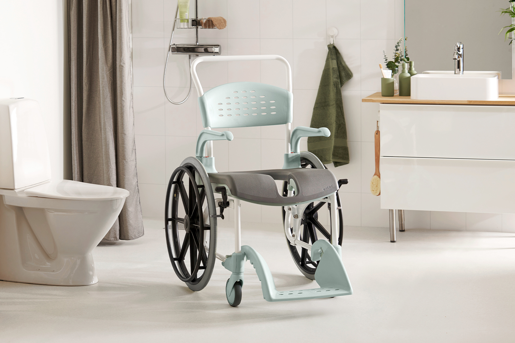 Etac Clean24&rdquo; 移動(dòng)式浴廁多功能椅 自推型