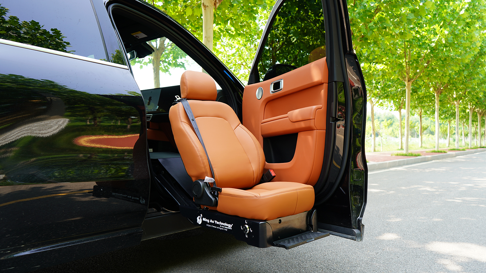 副駕駛升降旋轉(zhuǎn)福祉座椅