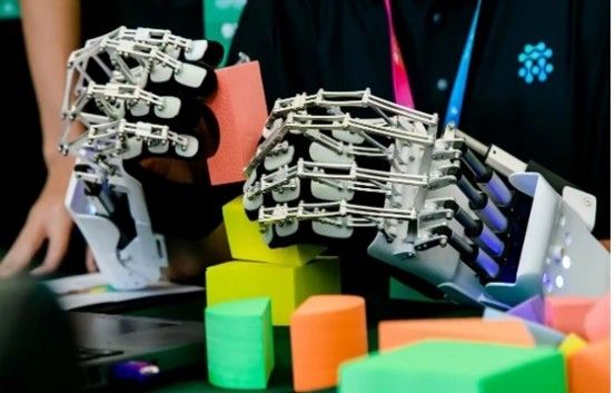 腦控協(xié)同康復(fù)機(jī)械手-